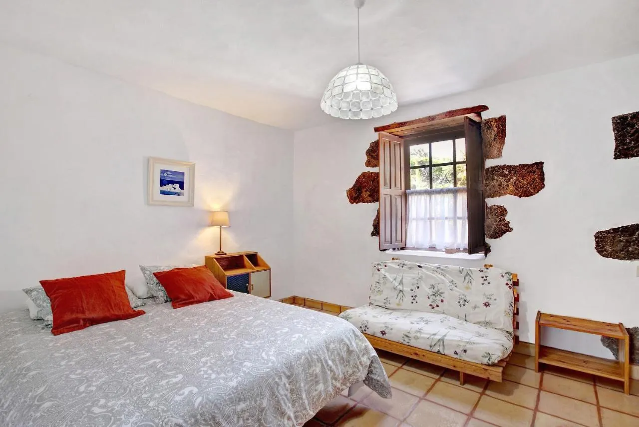 Las Adelfas Valverde  Holiday home